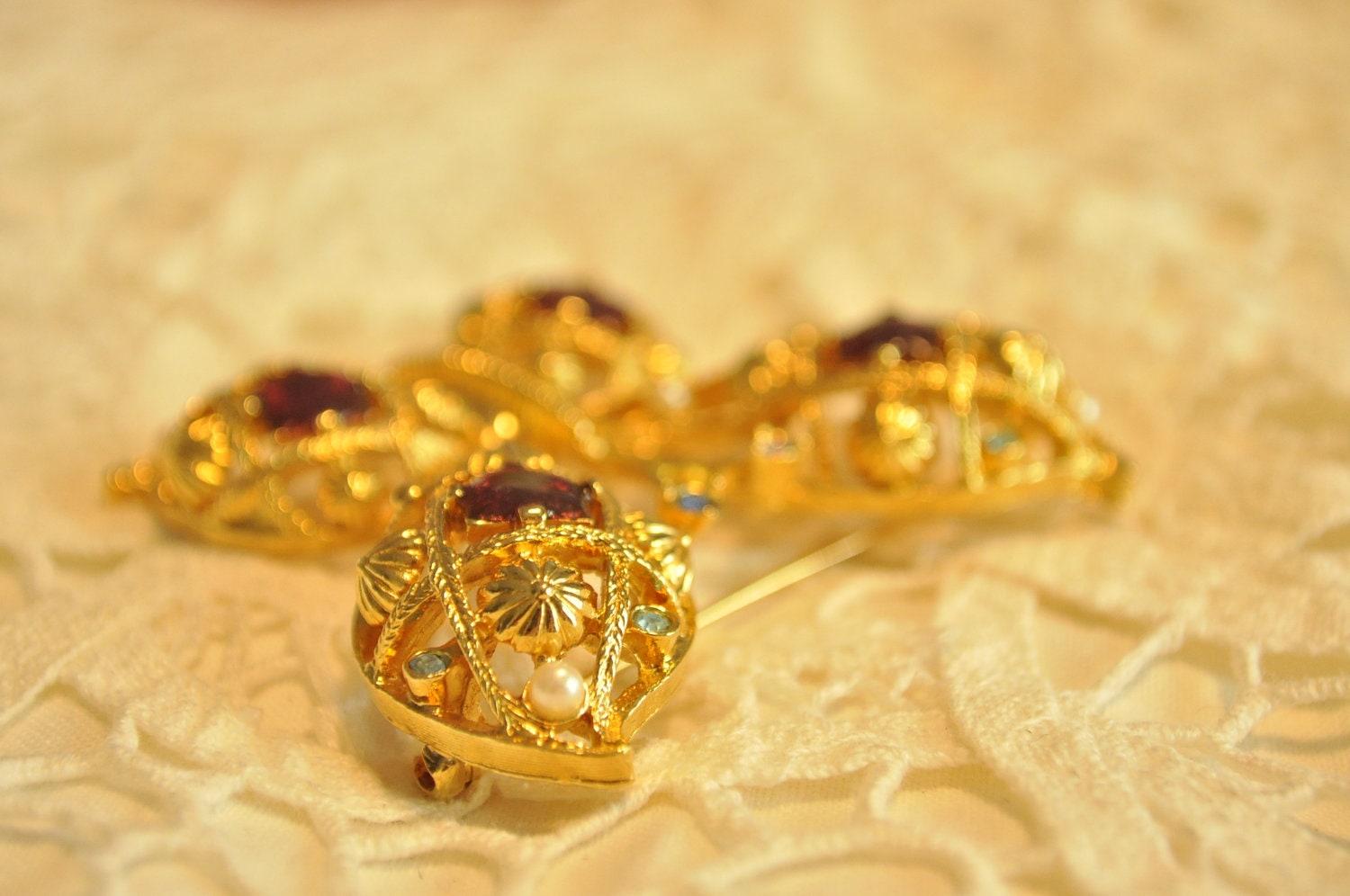 Vintage Gold Finish Butterfly w Amber Blue Rhinestone & Pearl Brooch Pin AVON