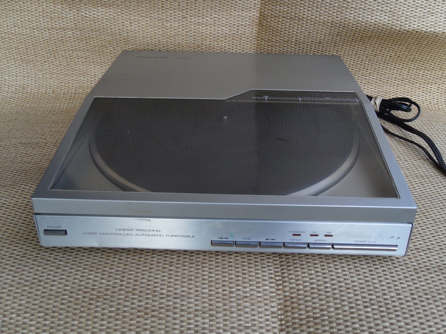Vintage REALISTIC Lab 1500 Linear Track Turntable - Play your vinyl records