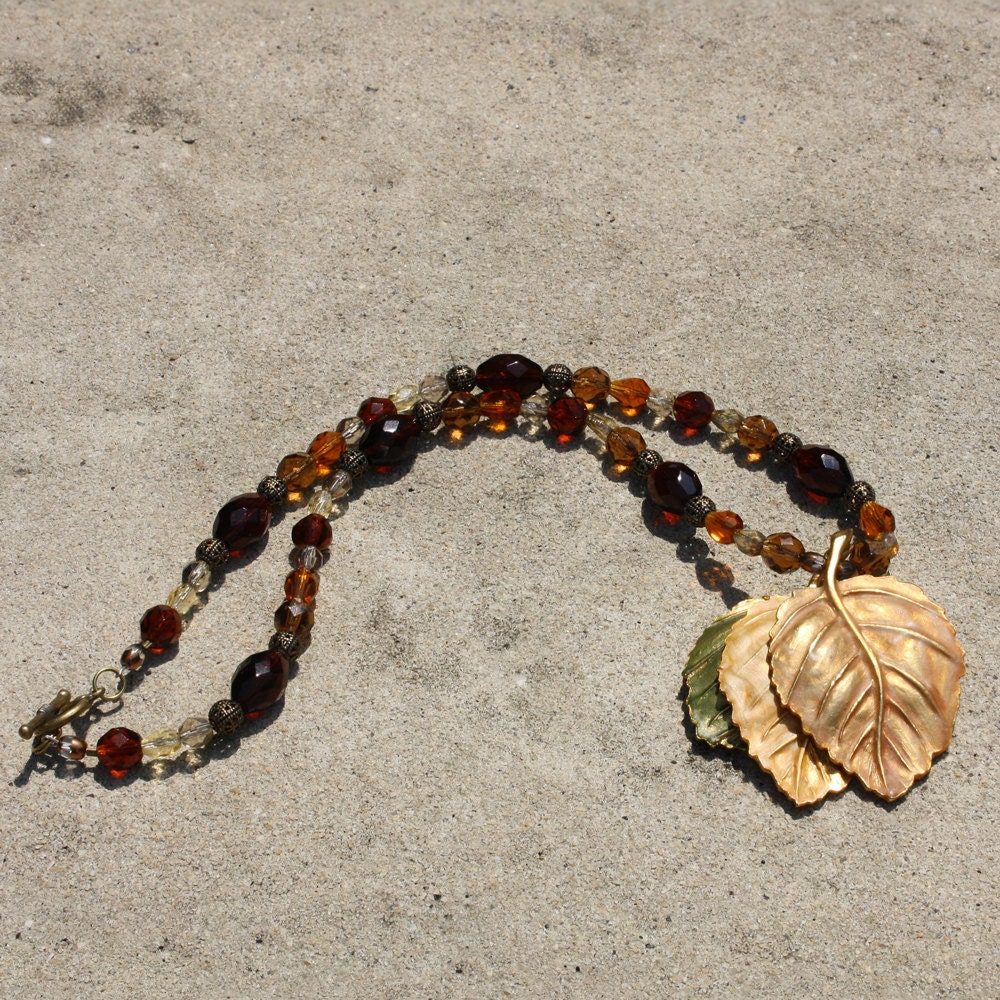 Triple Leaf Costume Brooch Pendant Necklace 3637n