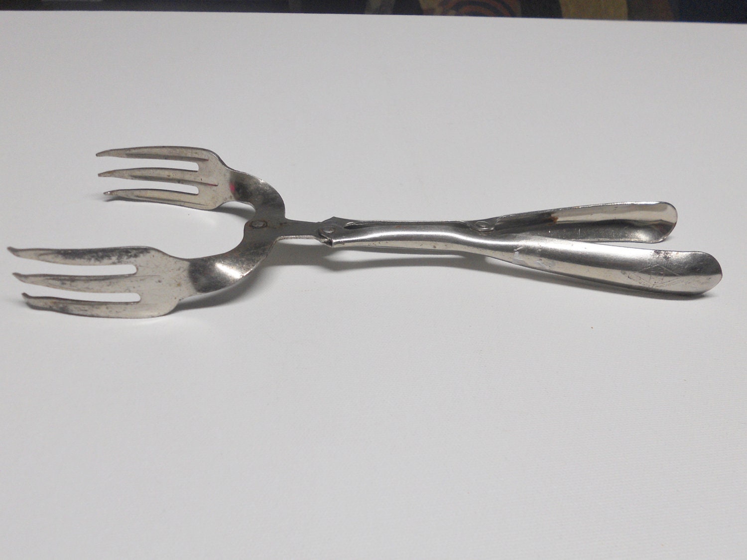 Vintage Fork Tongs Salad Tongs Meat Server Handy by LuluandGandore