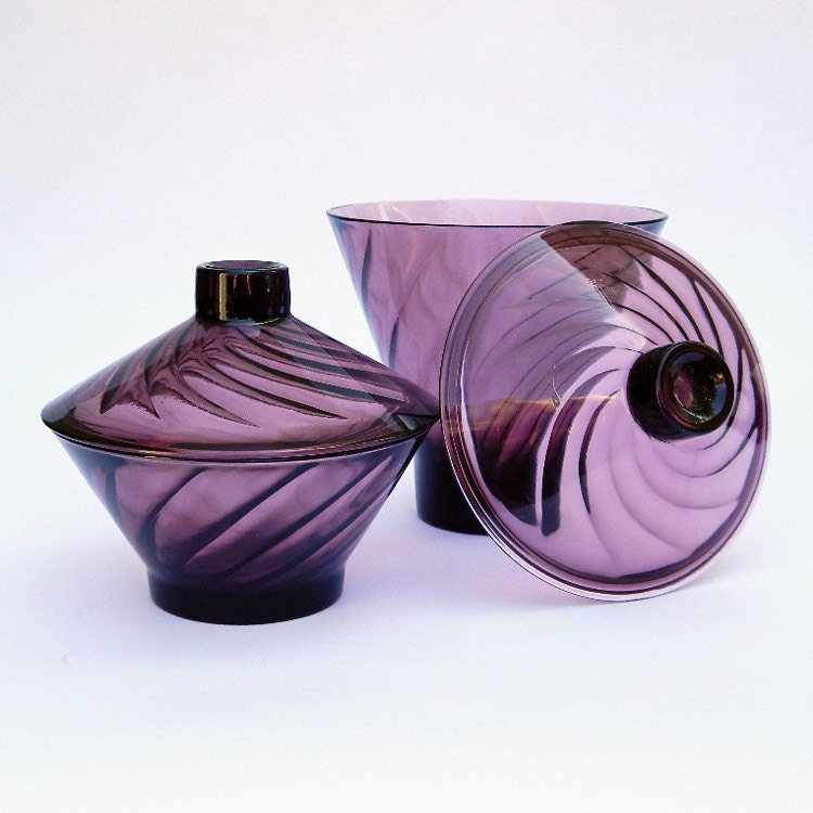 Pair of Hazel Atlas Morrocan Amethyst Colonial Swirl Candy Dishes Large and Small - Stunning