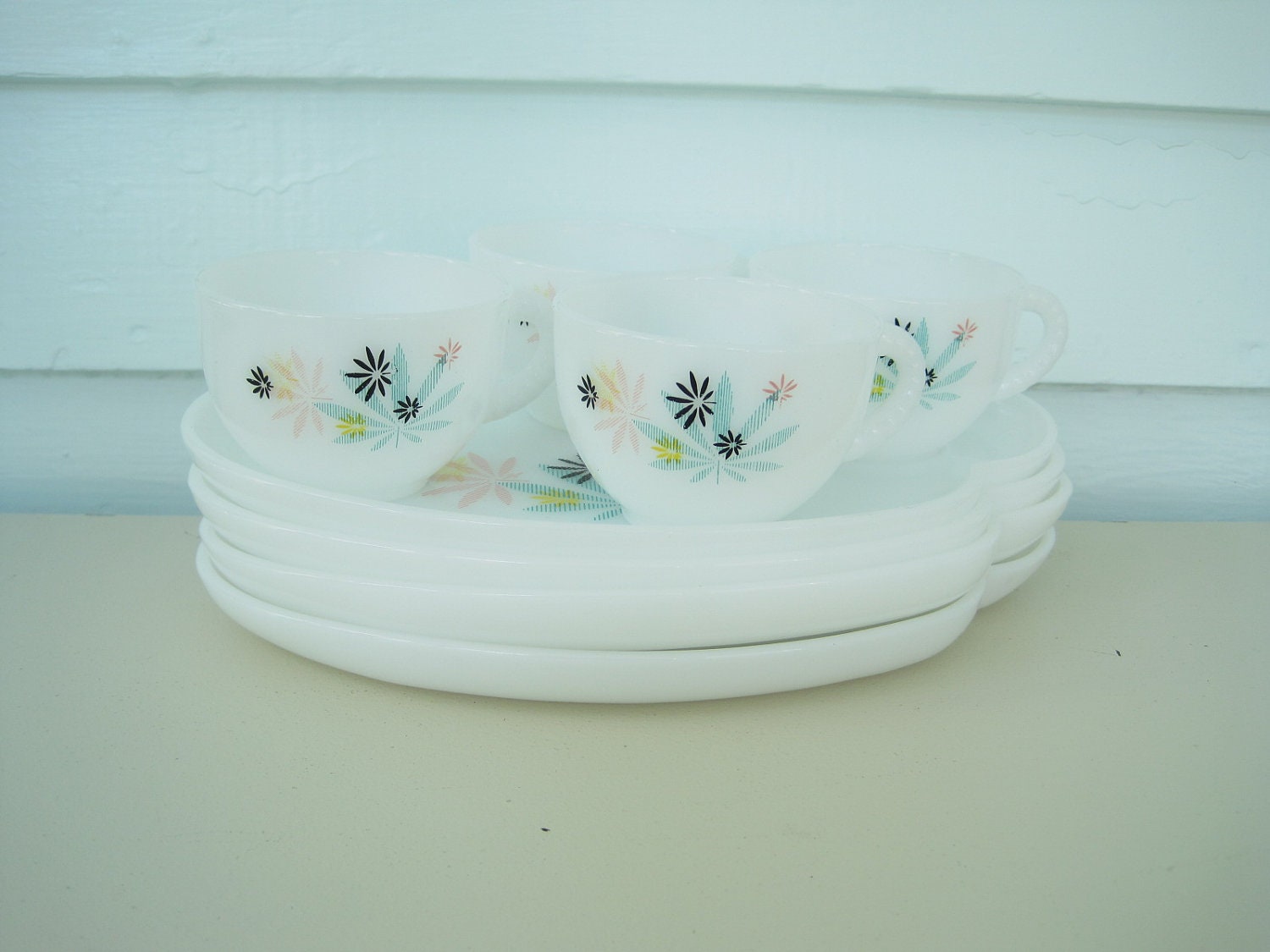 Vintage Federal Glass Milk Glass Lap Lunch Set - 4 Cups, 4 Saucer Plates, 1950s Dish Set, Tea Set Dinnerware, Restaurant Ware, Service Ware