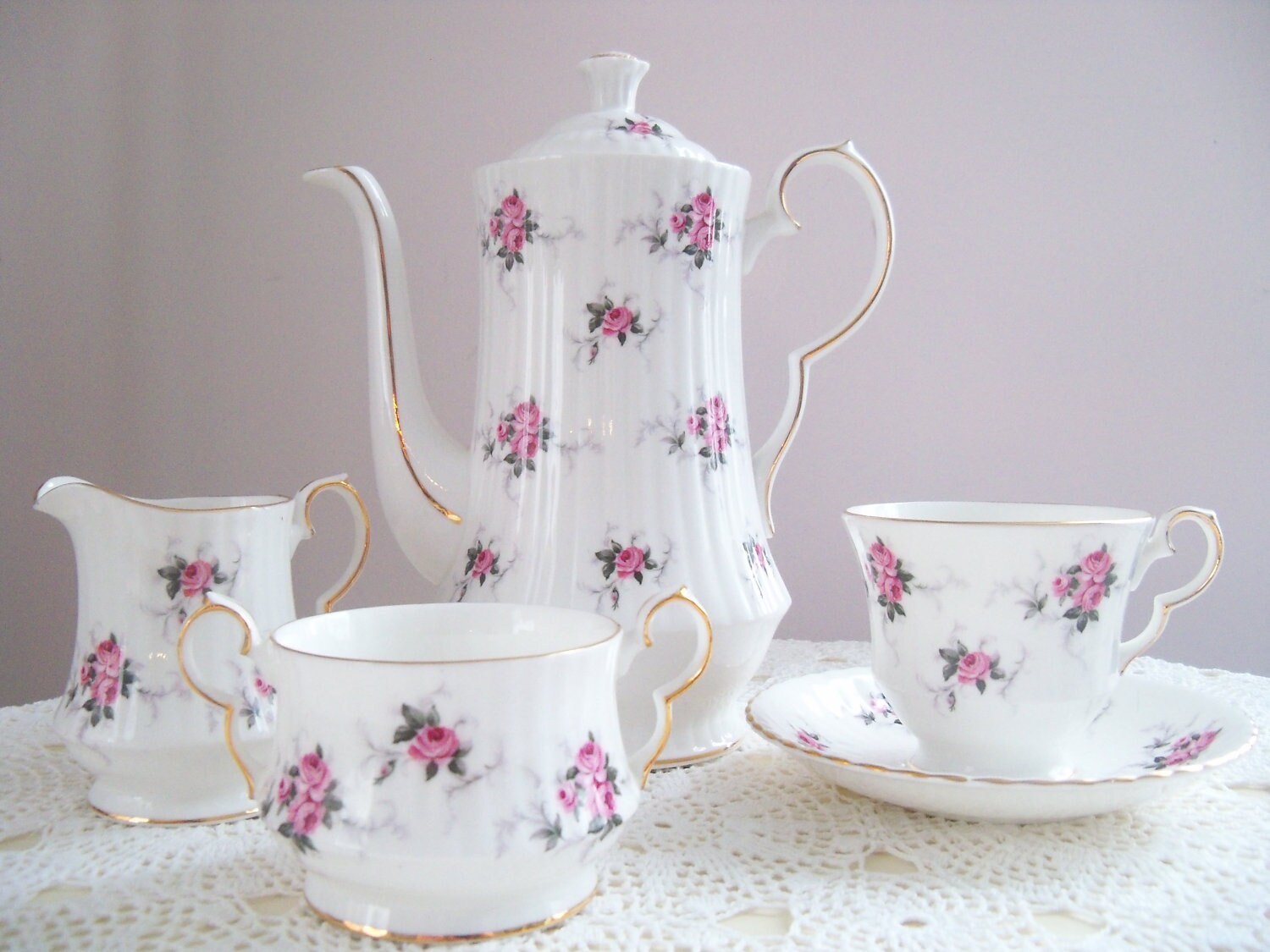 Vintage Spode PINK Tea Set Windsor Rose UNUSED 16 Pieces Cottage Chic Tea Service for 6 by Hammersley Princess House England Bone China