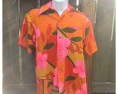 VINTAGE 1970s hawaiian shirt--pacific isle creations of hawaii--MADE in HAWAIII--short sleeve big collar--fabric covered buttons--amazing