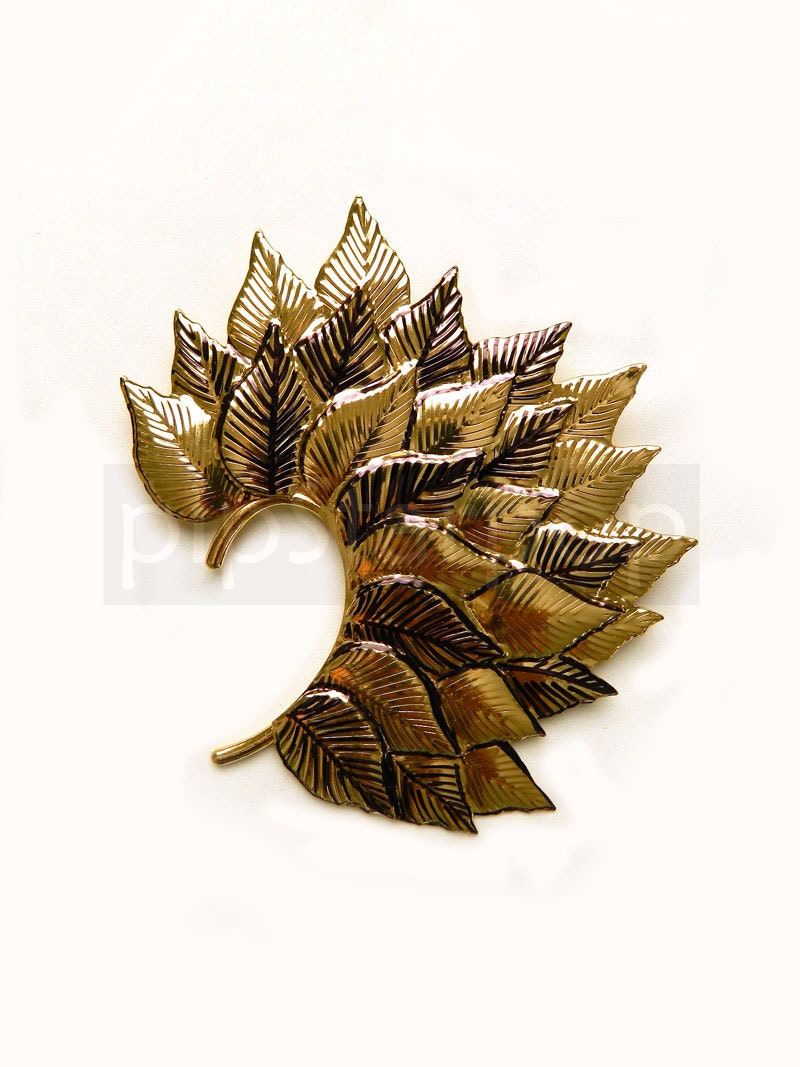 Elven Golden ear Wrap / Cuff  (1 piece) a dramatic flourish of leaves -  modern metal armor jewelry