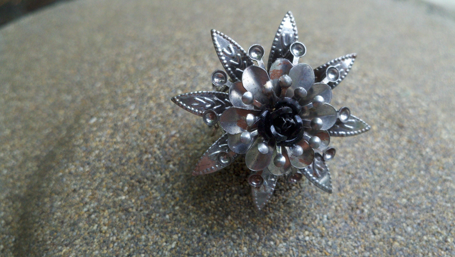 Beautiful Silver filigree ring with silver flower and black roses