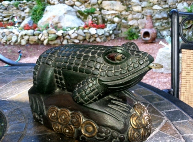 Vintage Large Indonesian Handcarved Chinese Lucky Money Frog Feng Shui