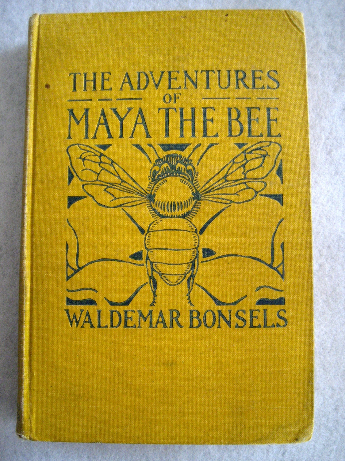 Vintage Children's book - The Adventures of Maya the Bee (Copyright 1922) - Peligraphics