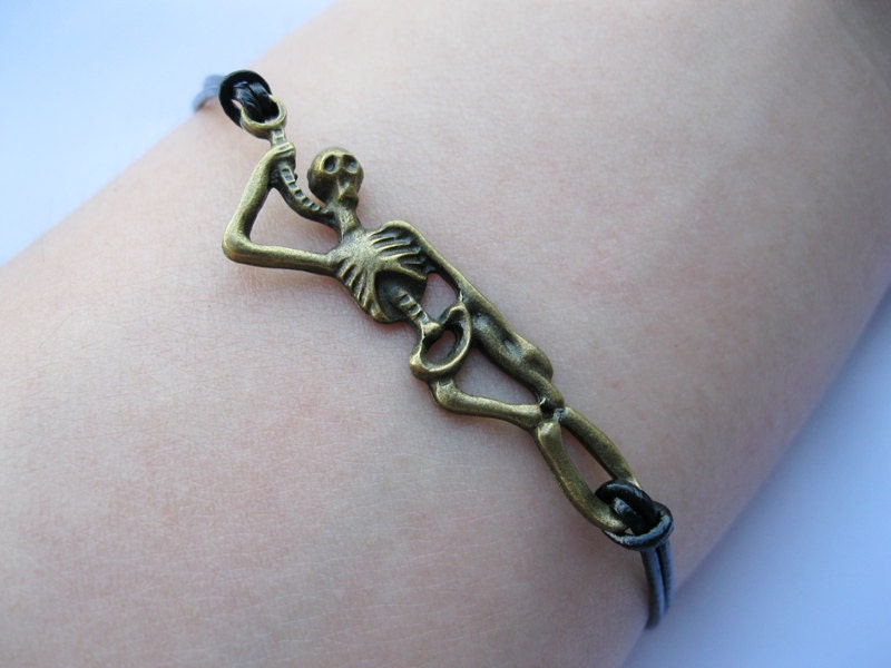 Bracelet-antique bronze skull bracelet,skull pendant