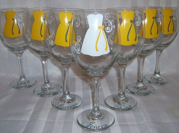 7 Personalized Bride and Bridesmaid Wine Glasses, Wedding Party Glasses