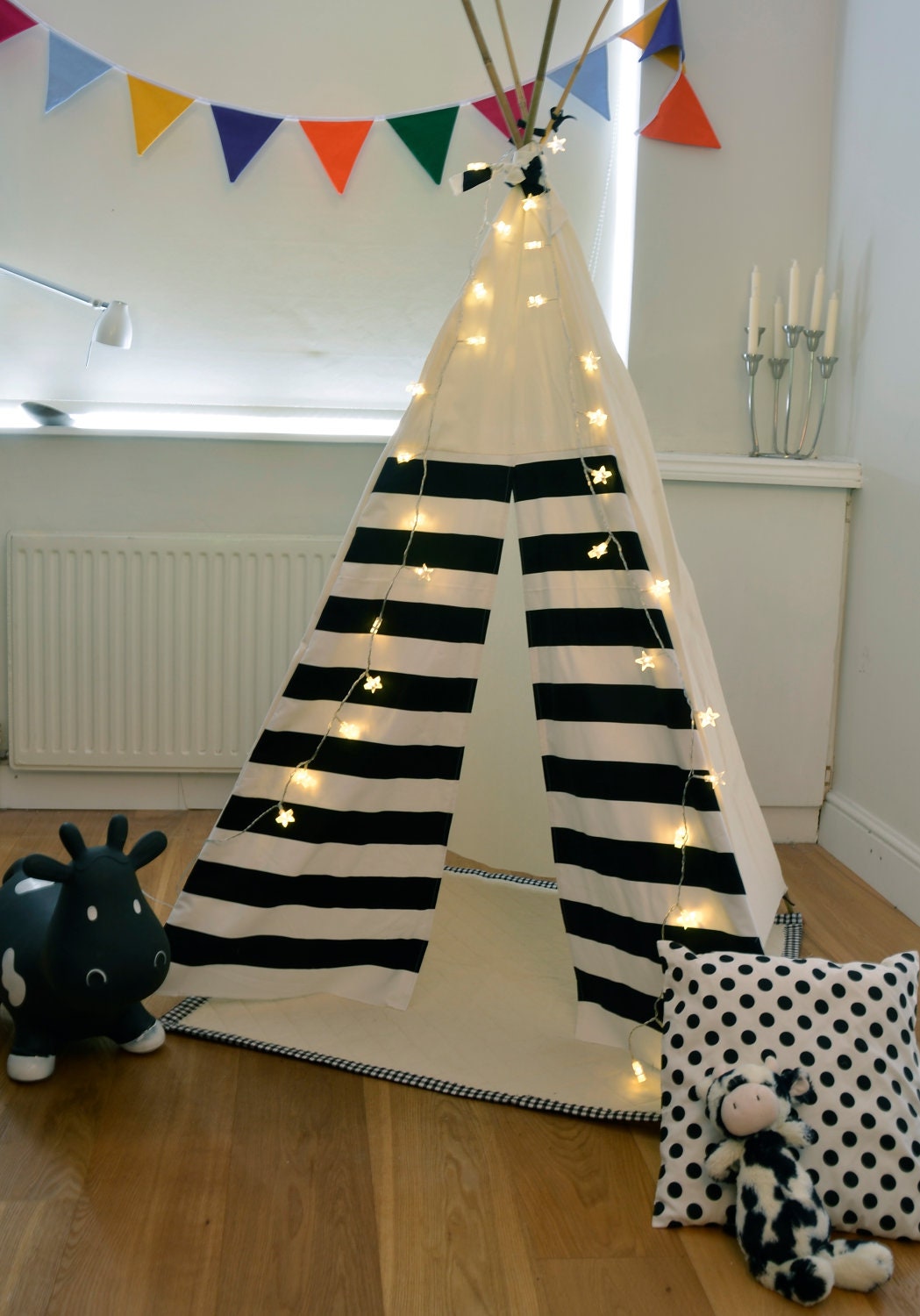 Teepee Play Tent -tipi- Black and White - Monochrome - Poles included