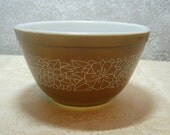 Vintage Mixing Bowl by Pyrex in Woodland Brown Pattern