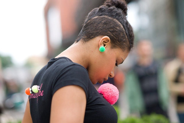 handmade brooch with a big pink pompom fluorescent neon, pom pom pompon by bimabejbe