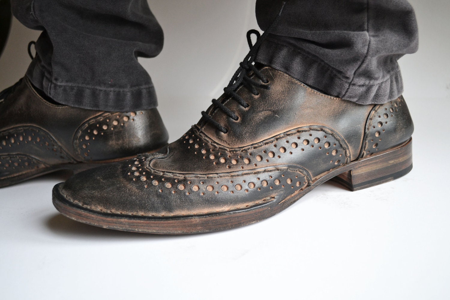 Lace-up Mens Brogues - Handmade in grain Curried leather