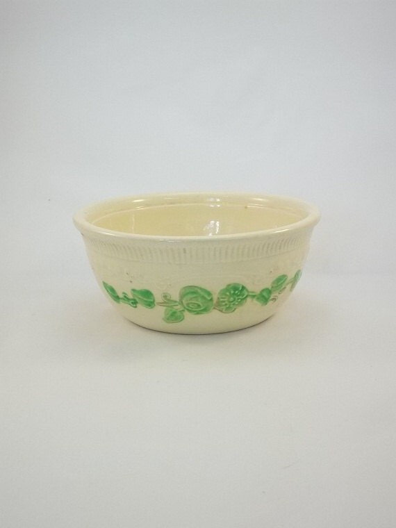 Vintage Homer Laughlin Oven Serve Bowl by RevivedTraditions