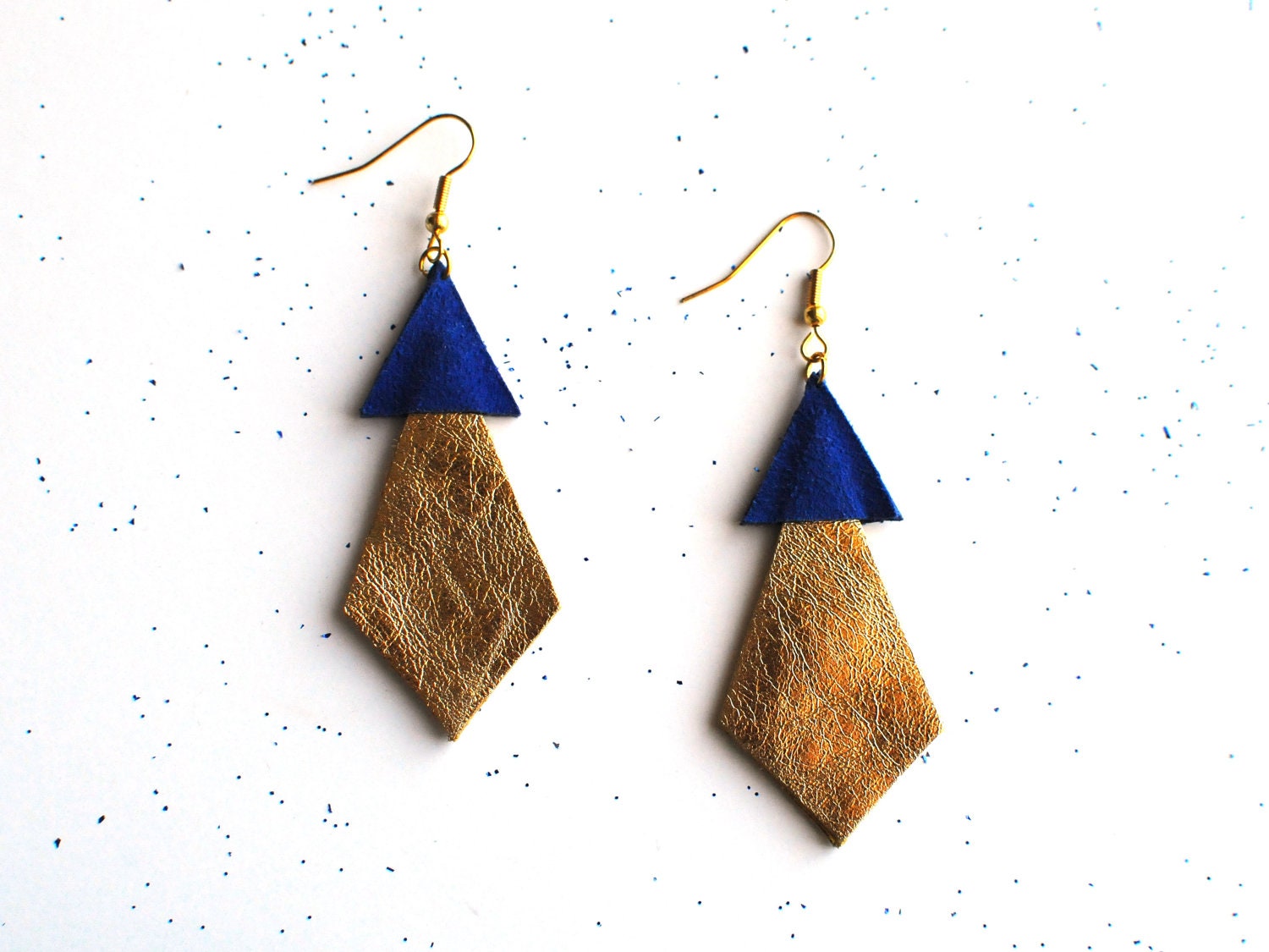 Handmade leather diamond and triangle earrings in gold and electric blue / E4 - BenuShop