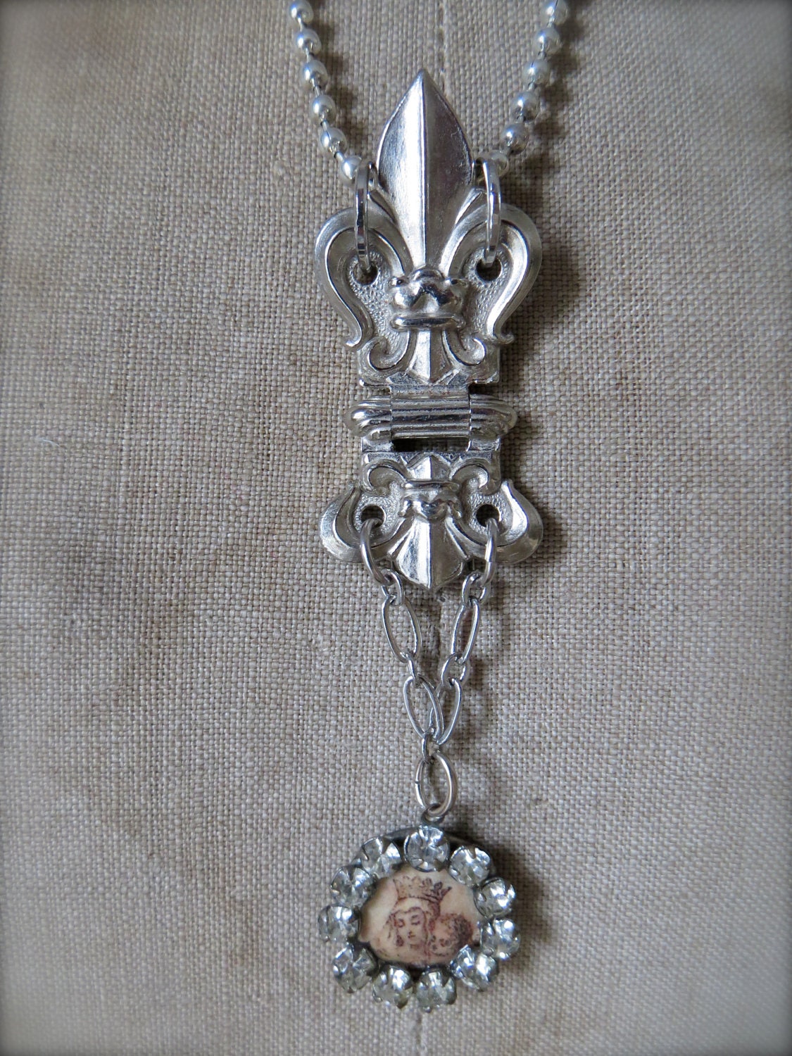 SALE Vintage Fleur De Lys Hinge Necklace - Pendant - Charm
