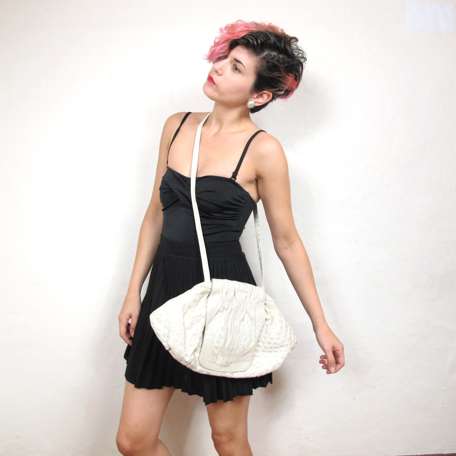 S A L E 80s Faux Croc Cream Hobo Purse