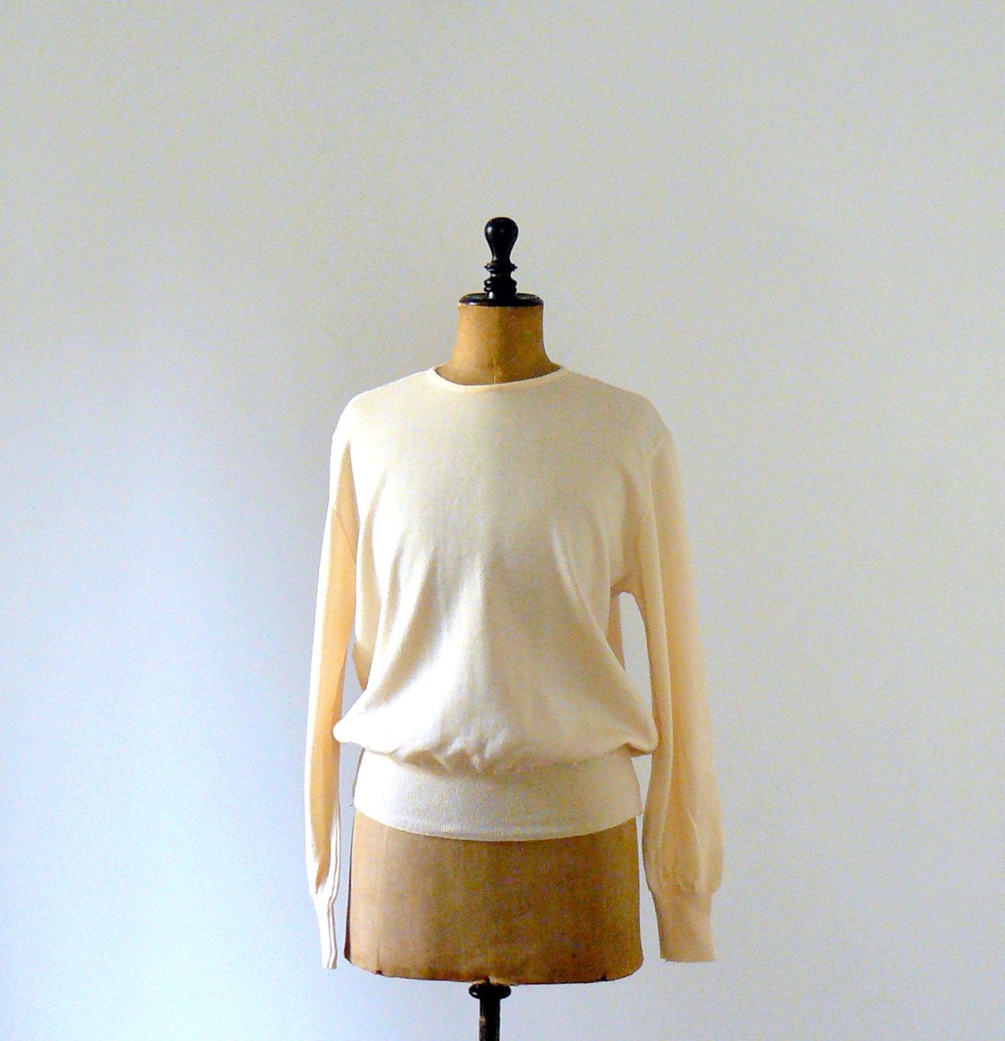 Vintage 1970s cream wool sweater. men clothing