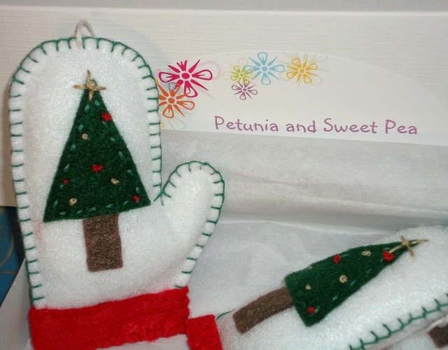 Plush Felt Snow White Mittens Christmas Tree Applique Ornaments Handstitched