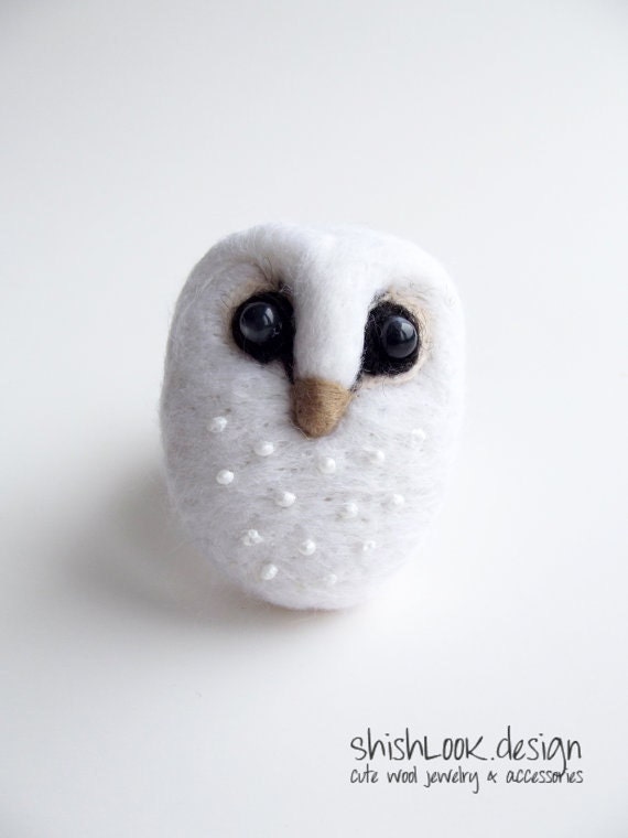 White Barn Owl, Hand Felted Brooch, Wool Jewelry, Felt Animal, (MADE TO ORDER)