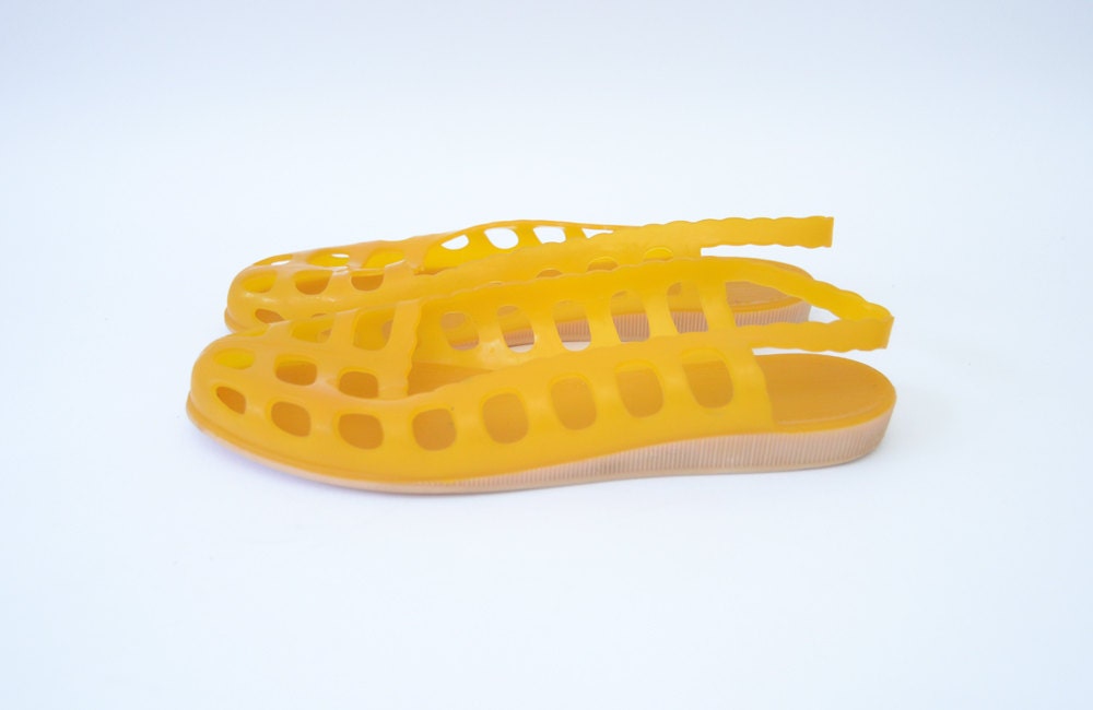 Vintage orange jelly sandals / jellies / beachwear