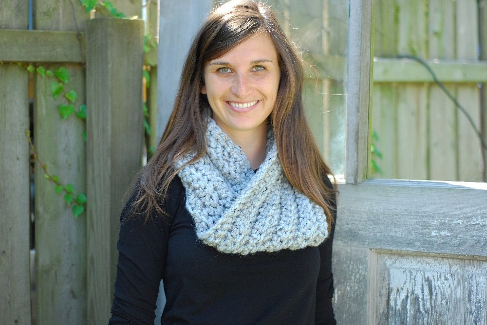 Chunky Crochet Women's Infinity Cowl Scarf - Cobblestone Gray