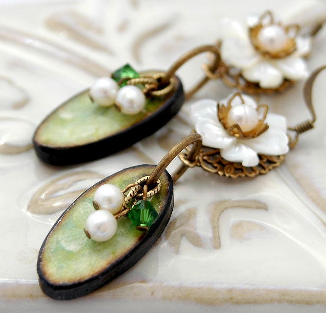 Green Flower Earrings - Oval Wood Tiles, MOP Flowers, Pearls