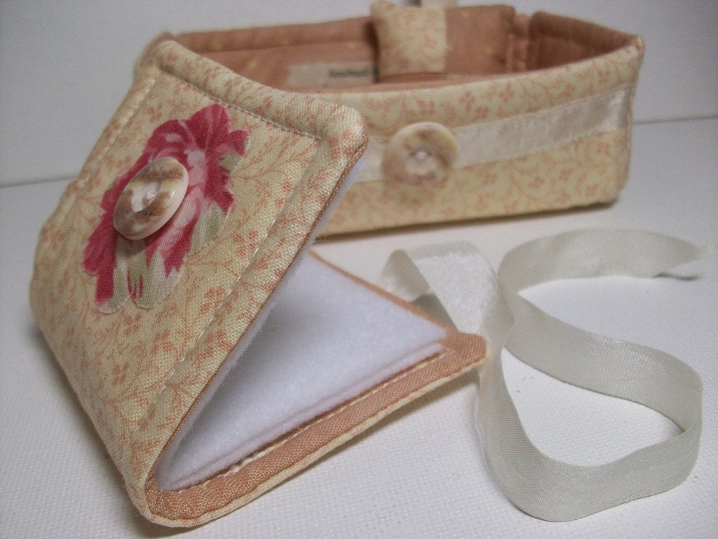 Button Box Set, Pincushion, Needle case, Pink and Off White, sewing organizer, sewing case, FREE SHIPPING