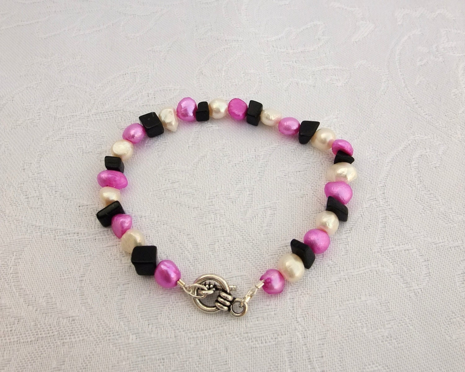 ON SALE, Black White and Pink Onyx and freshwater Pearl Bracelet, Pearl Bracelet
