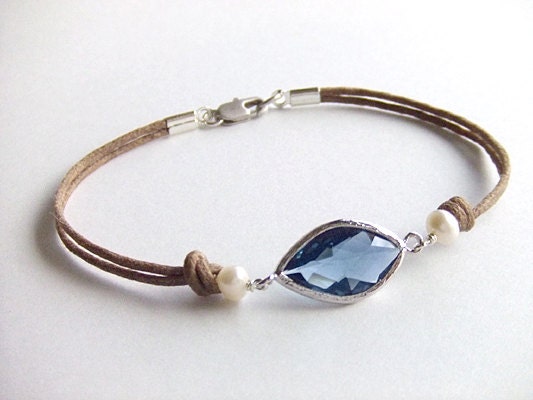 Sapphire Eye Jewelry Bracelet, September Birthstone, Simple Fashion, Everyday Wearable, Gift for Her