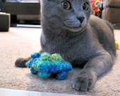 cat toy - mini crochet popcorn pillow with catnip (blue & white)