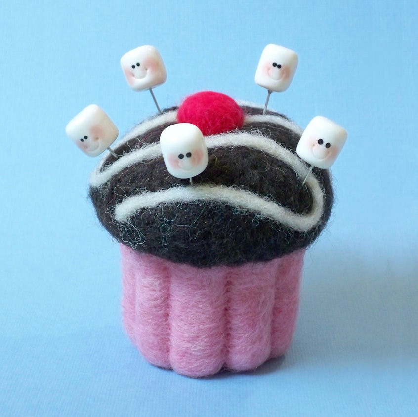 5 X white Marshmallow Sewing Pin Topper (Polymer Clay)