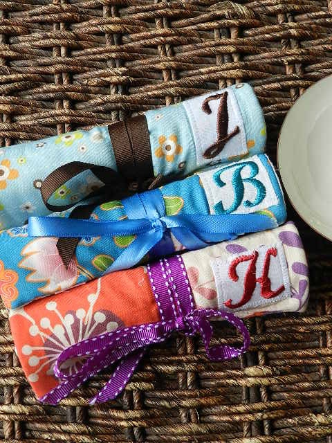 25% OFF Bridal Sale Set of 5 Bridal/Hostess Gift/Favor Quilted Travel Jewelry Roll with Monogram - Create your own