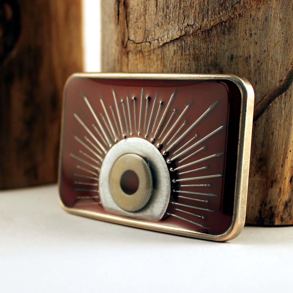 nail burst buckle in dark red
