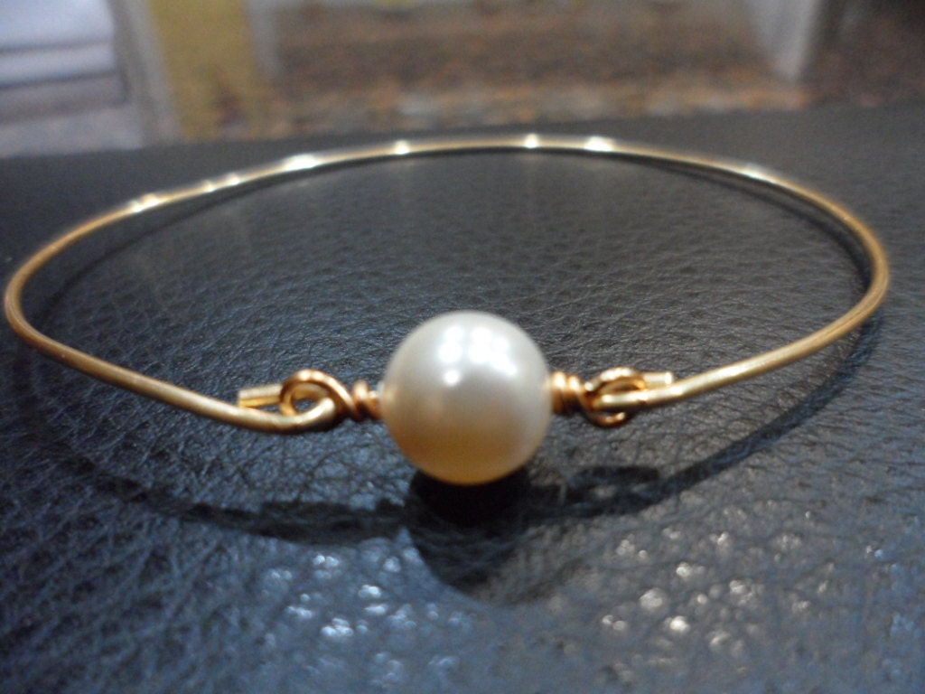 Creamrose and Gold Bangle, Bridesmaid Gifts, Flower Girl Gifts, Birthday Gifts, Christmas Gifts, Gifts For Her, Swarovski Pearl Bracelet
