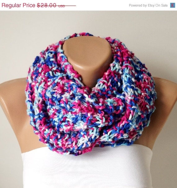 SALE - Infinity Scarf, Loop Scarf, Circle Scarf, Winter Cowl - Scarf multicolor Chunky