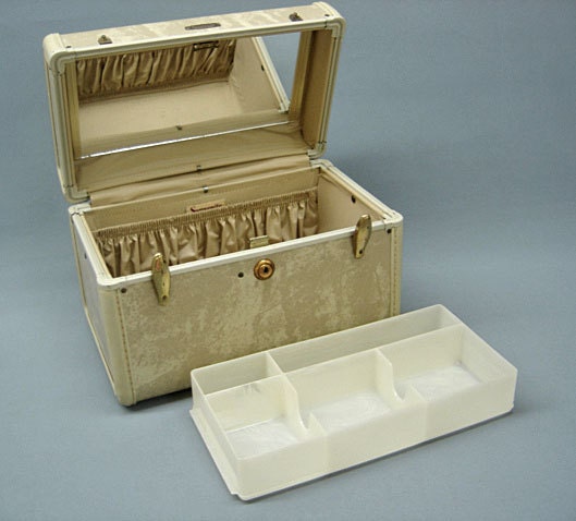 Vintage Luggage SAMSONITE Train/Cosmetic Case with Original & Perfect TRAY and Mirror Super CLEAN No Damage.