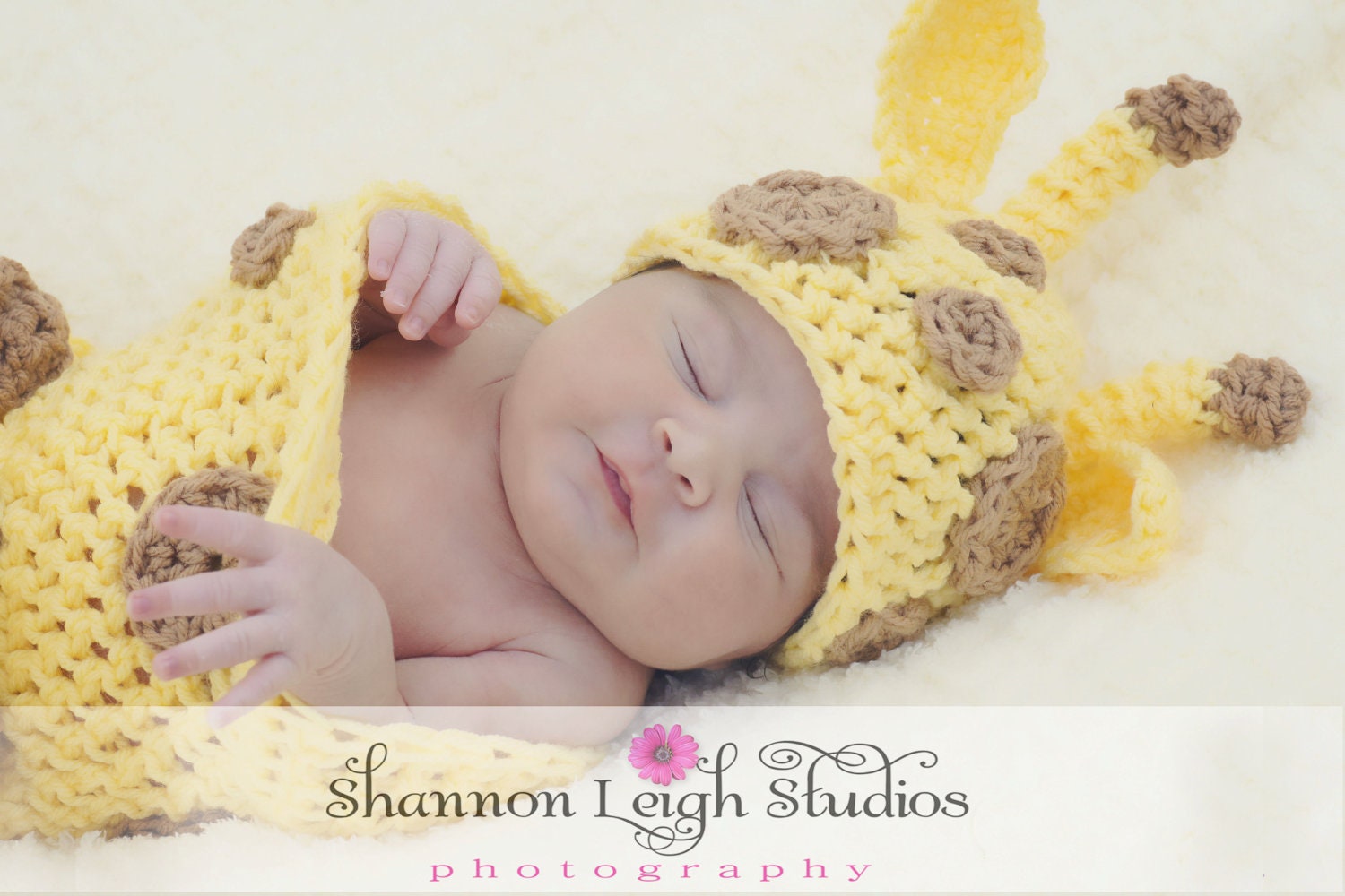 newborn 0 - 3 months  lil baby giraffe  baby hat  so cute    hat only