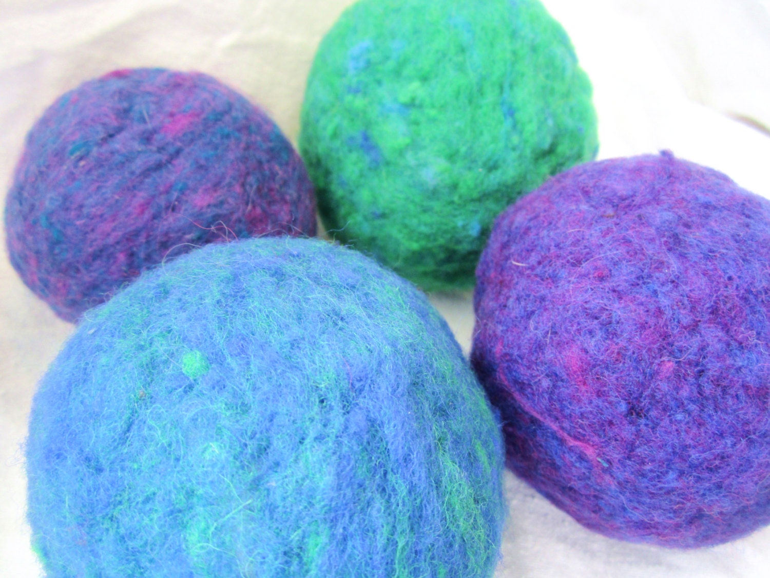 1 Ecofriendly Needlefelted Wool Ball Toy - harvestmoonbyhand