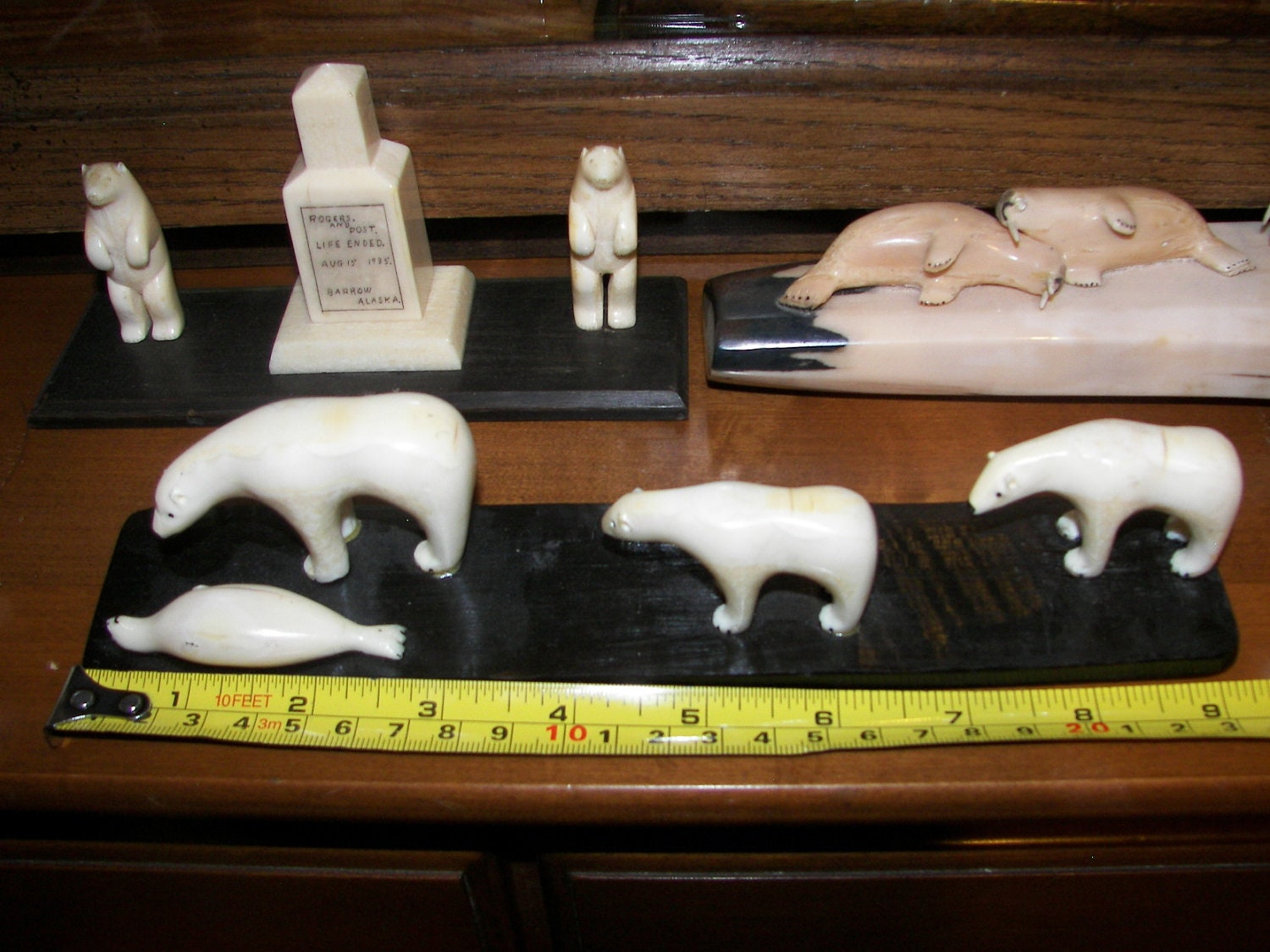 POLARBEAR PLOAR BEARS Vintage hand carved 3 polar bears seal baleen base walrus ivory tusk Alaska eskimo carving