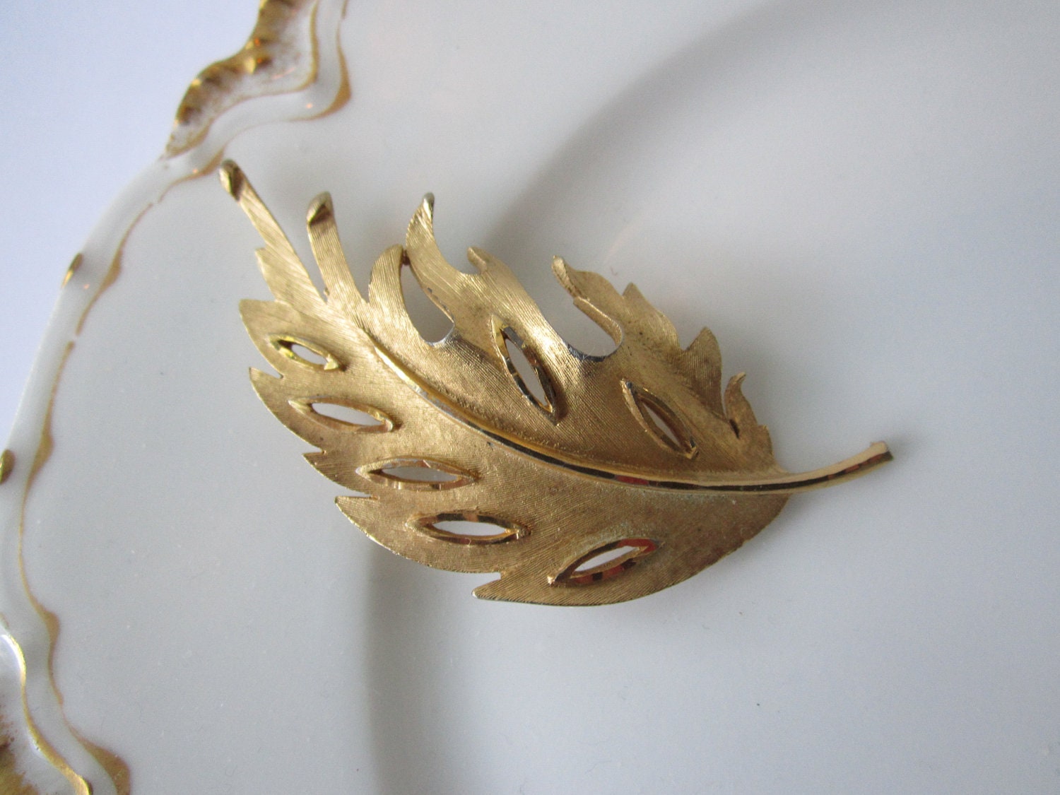 Vintage BSK Goldtone Leaf Brooch