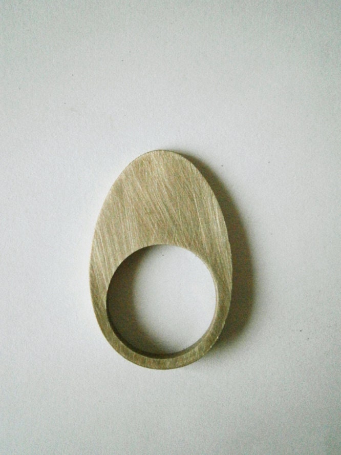 Egg ring -bronze-