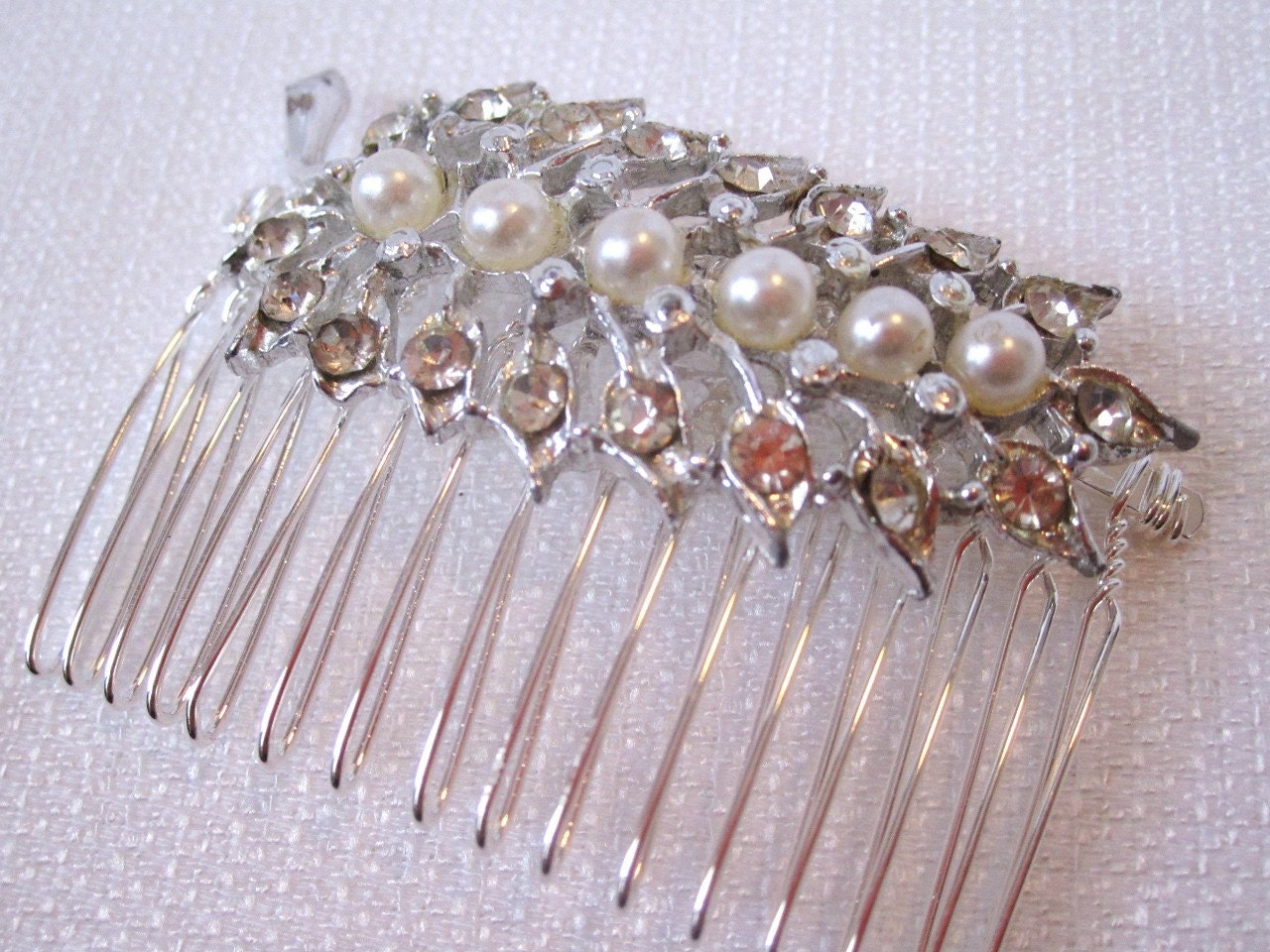 Beautiful Rhinestone and Pearls Silver  Metal Hair Comb