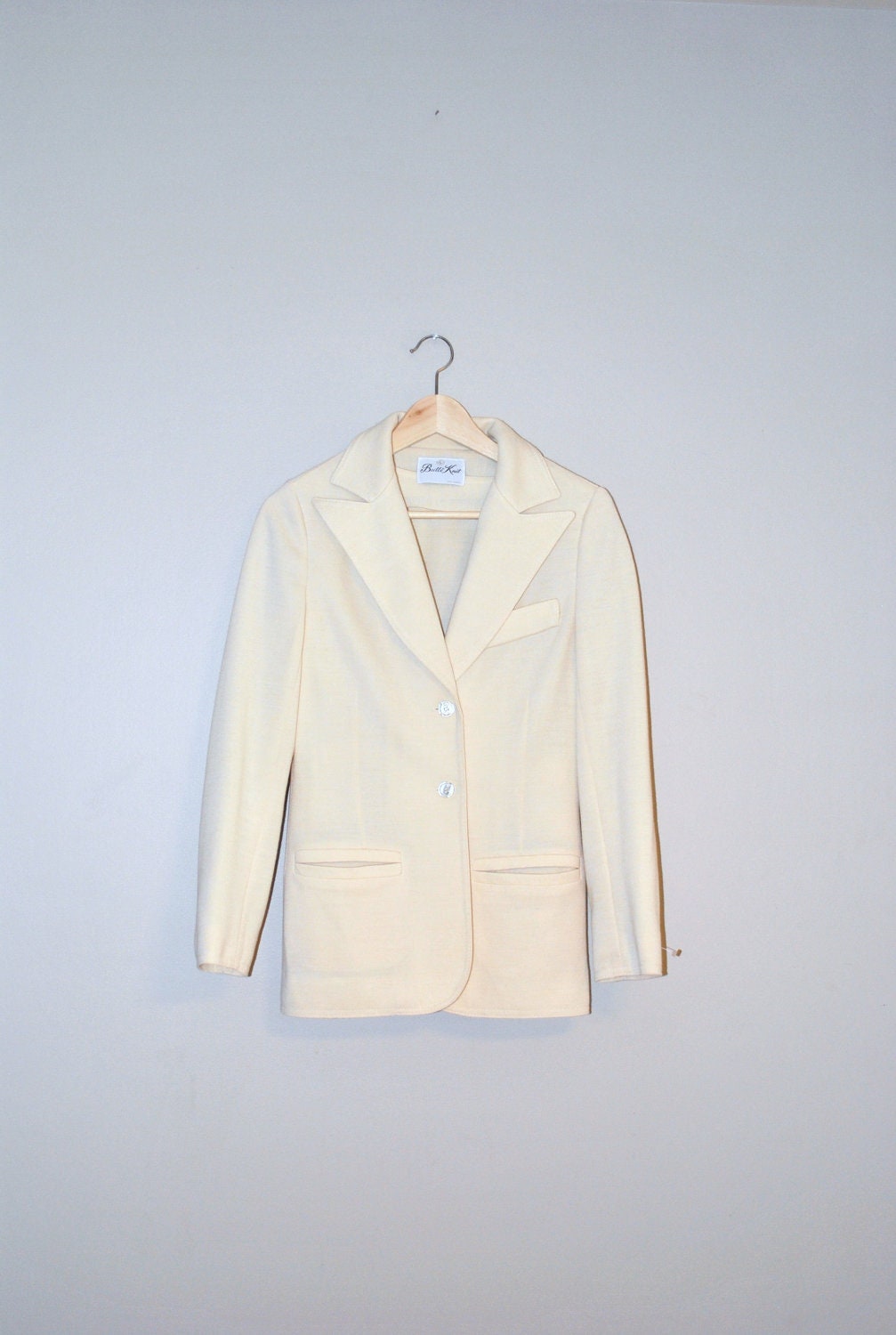 70s pant suit // off white three peice // vintage 1970s fitted blazer vest and bell bottoms