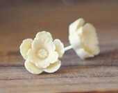 cream lotus flower earrings by yeahhello