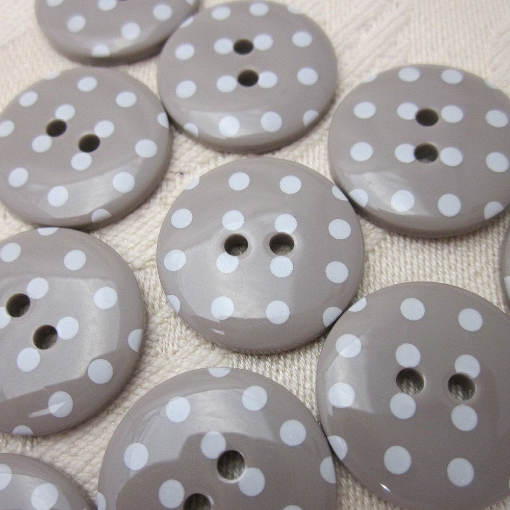 10 Mushroom Polkadot Buttons