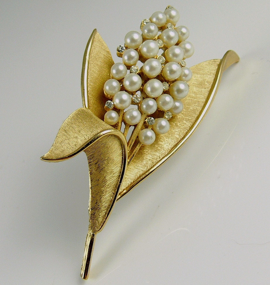 Vintage Trifari Brooch Rhinestone & Pearl Hyacinth