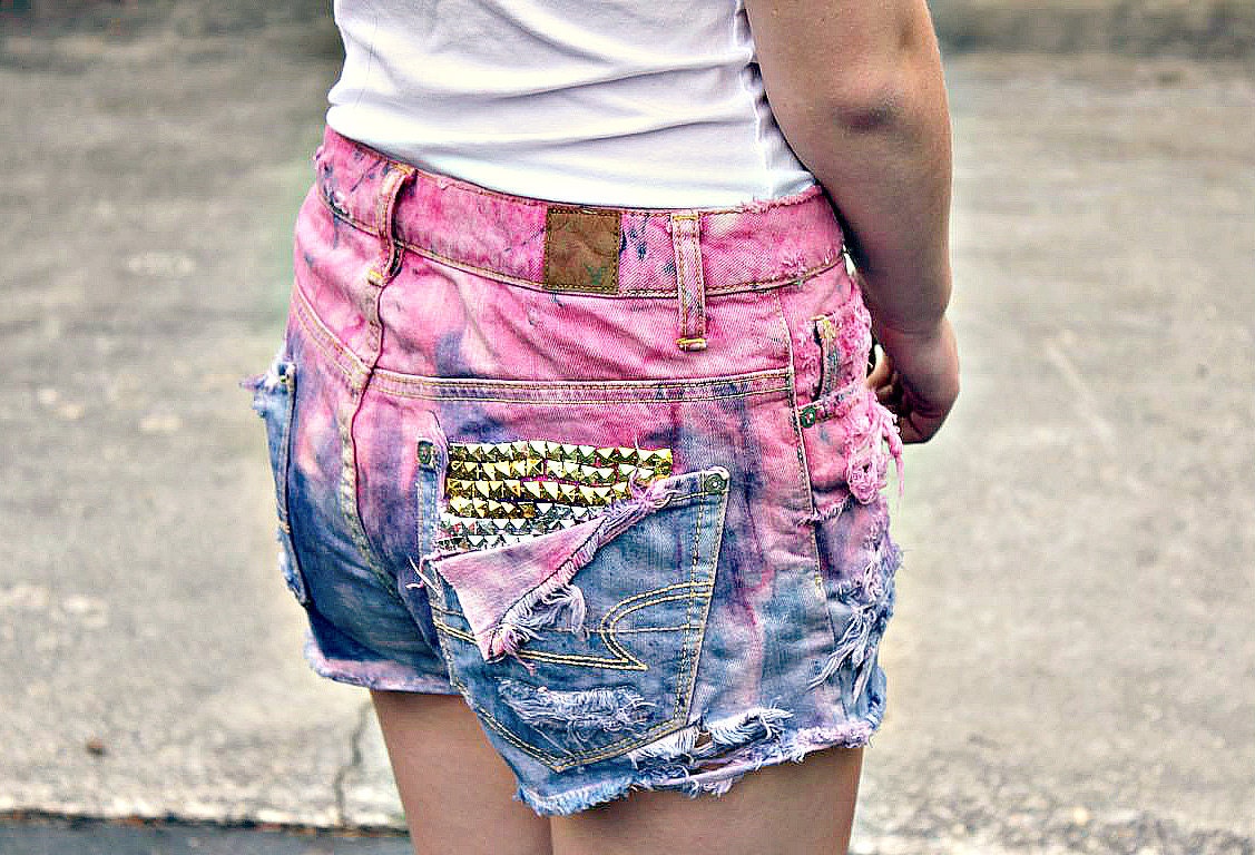 The party girl. studded. ombre. jean shorts. boho. hippy