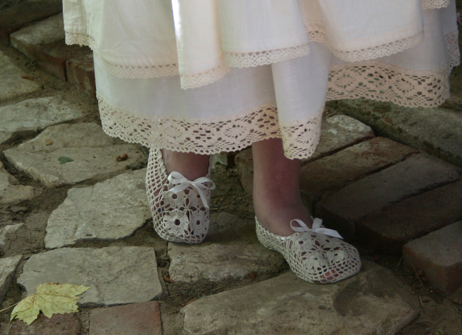 Crochet Ballet Flats: Elegant Handmade Ballet Flats with Suede Soles in Customizable Colors and Sizes